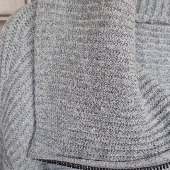 Sonoma Sweater Gray SzXL 1/4Zip Wide Collar /Cuffs Long Sleeves Hem Slit Sides - Picture 6 of 12